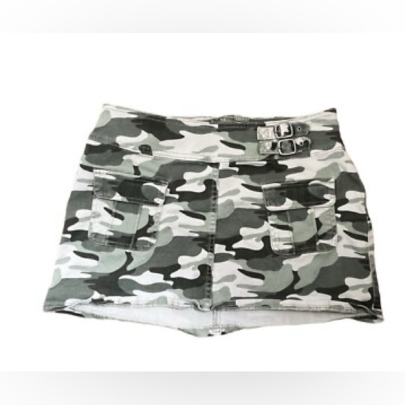 Hollister NWT Y2K camo mini skirt zip back size large - Picture 1 of 8